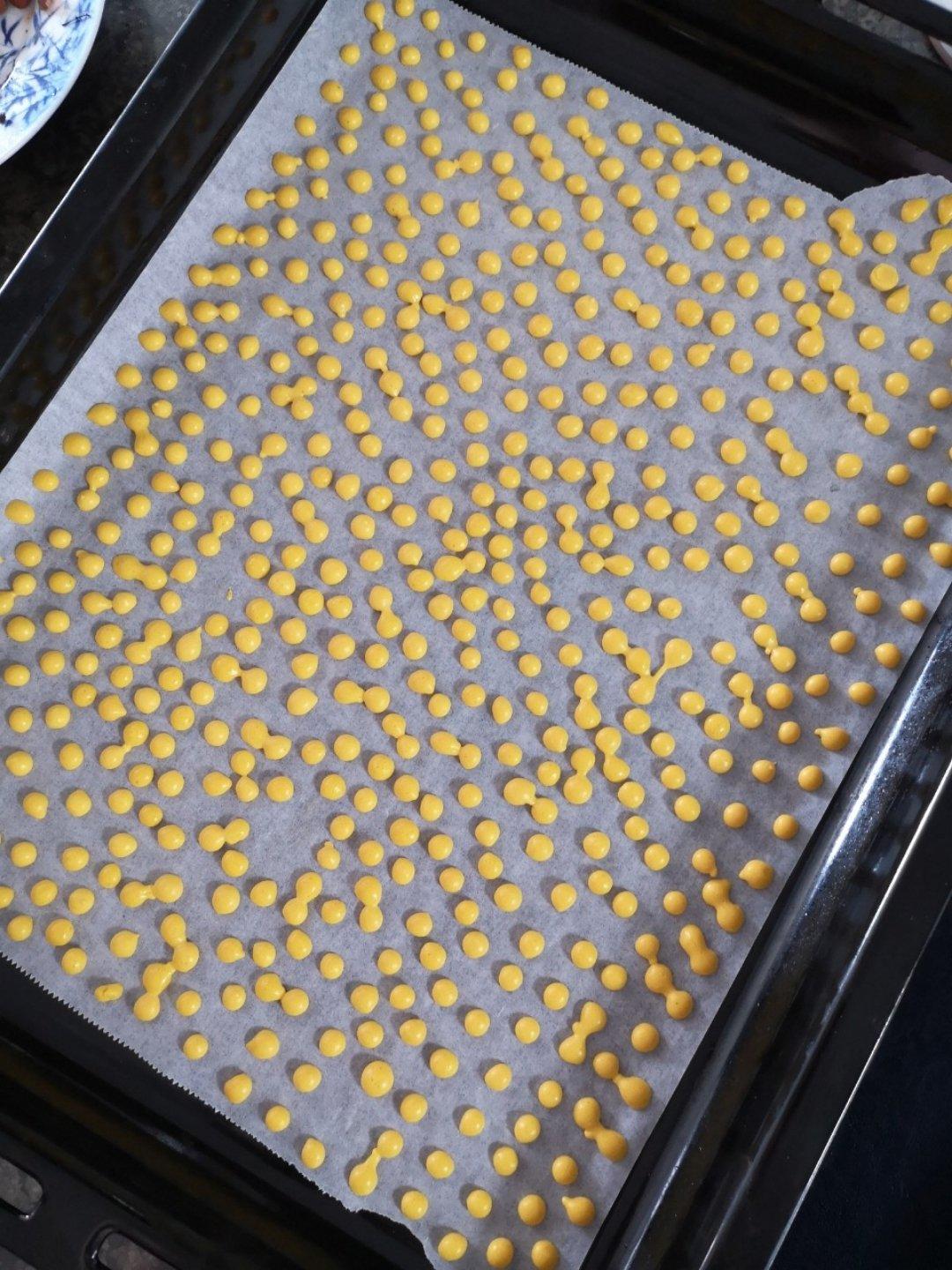 入口即化的无添加蛋黄溶豆