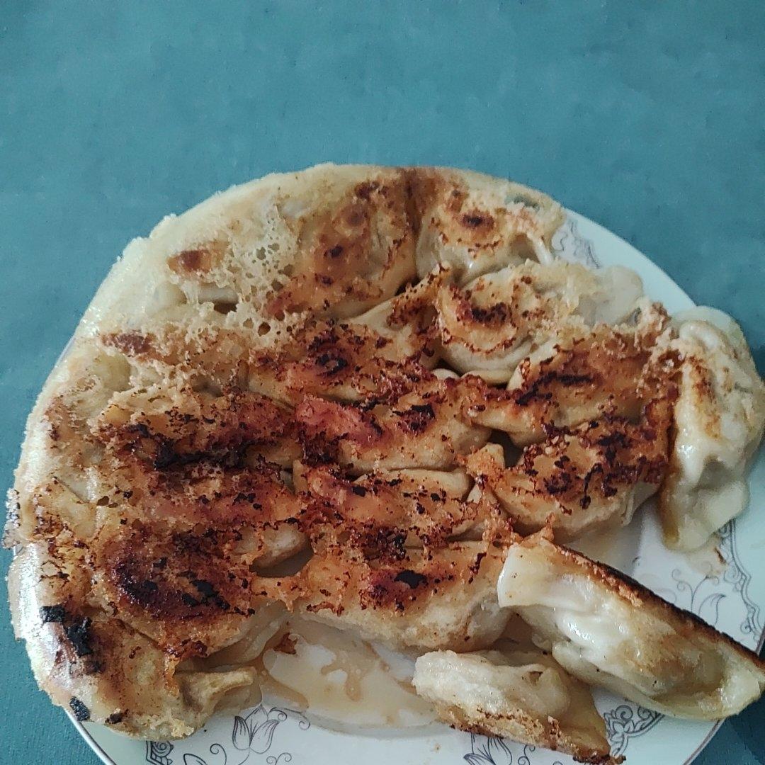 冰花煎饺（个人认为最好吃的饺子做法了！）