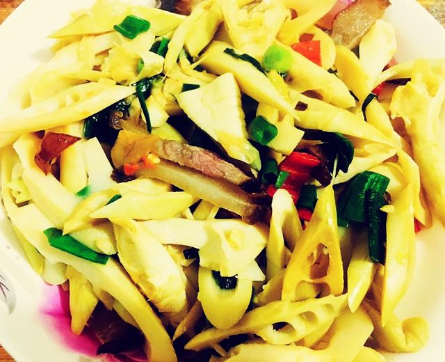 春笋炒腊肉的做法