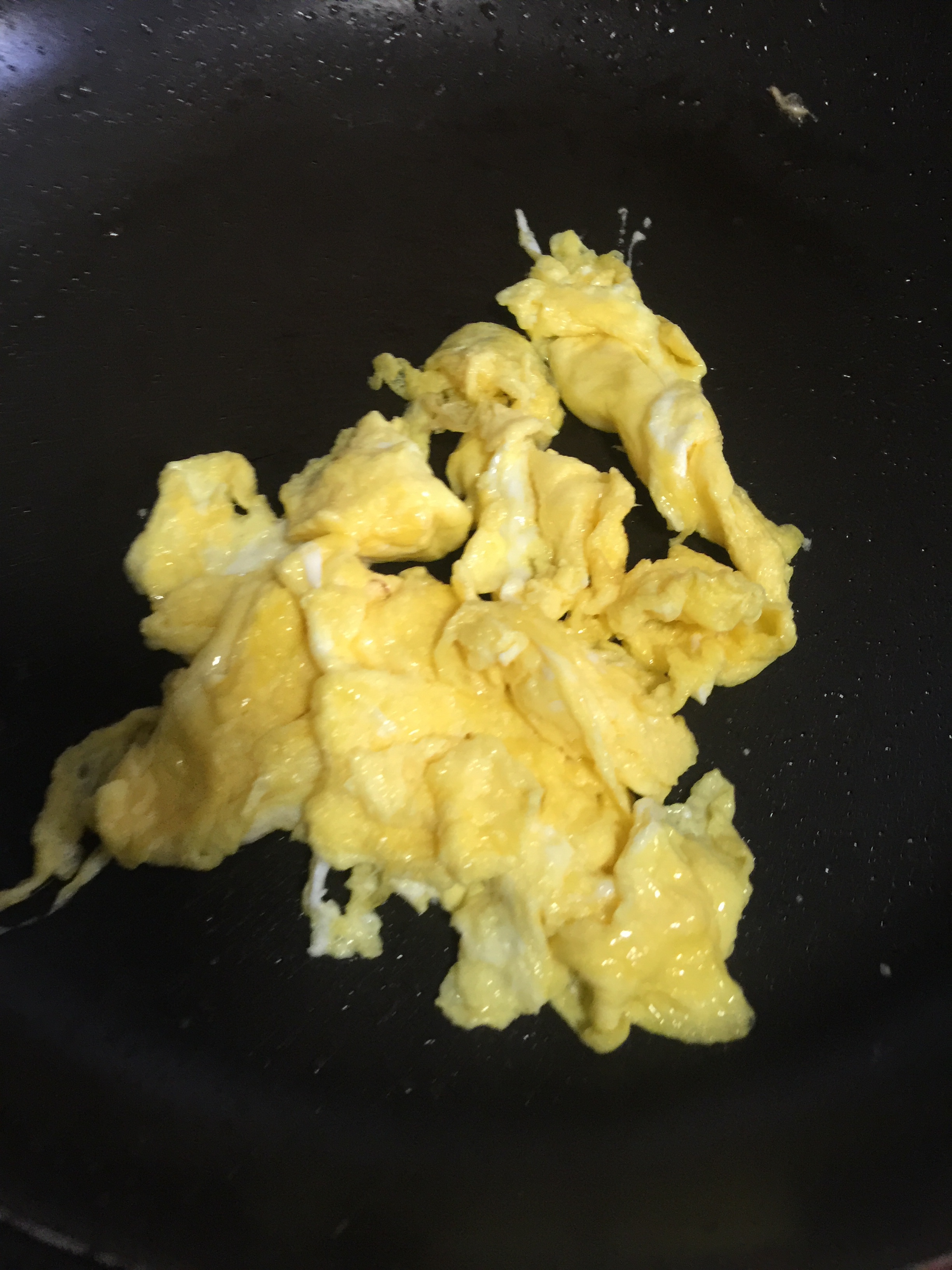 尖椒炒鸡蛋拌面的做法 步骤1