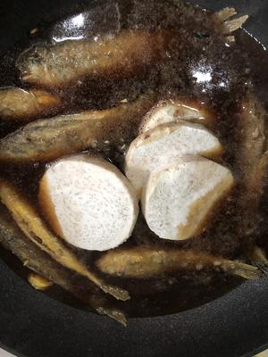 黄花鱼贴玉米面饽饽的做法 步骤7