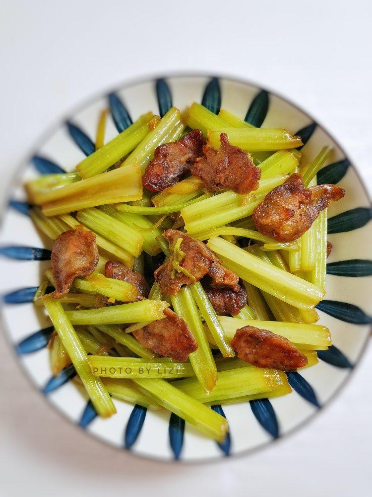 ㊙️腊味‼️腊肠炒芹菜‼️简单又好吃