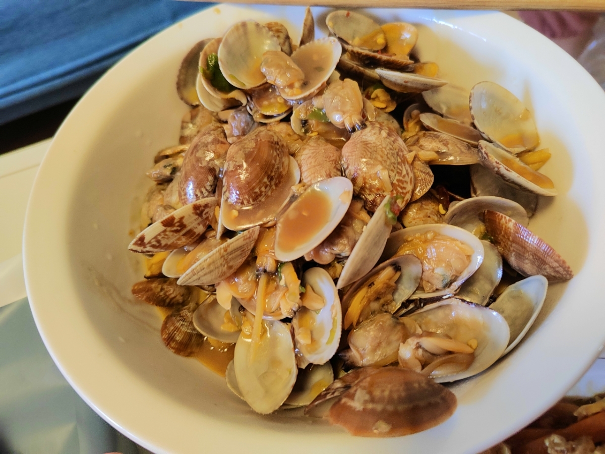 🔥超级简单的辣炒花蛤～味道绝对好吃到舔壳