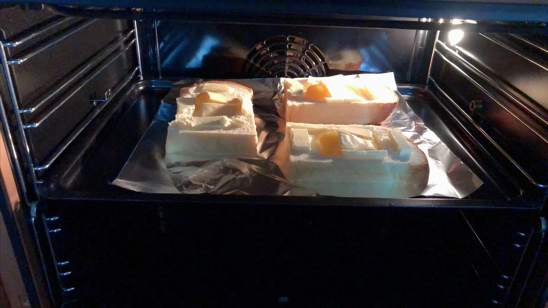 黄油芝士鸡蛋烤吐司片的做法 步骤9