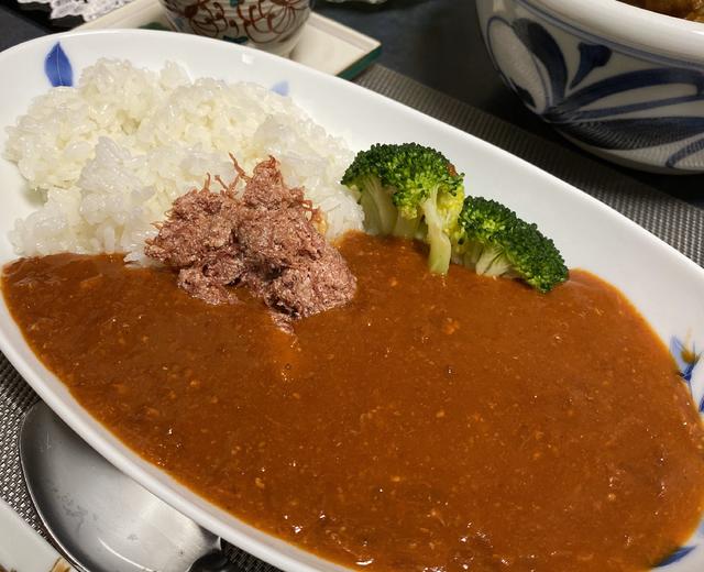 【日本网红食谱】咸牛肉罐头+蔬菜汁+咖喱块=美味咖喱牛肉！的做法