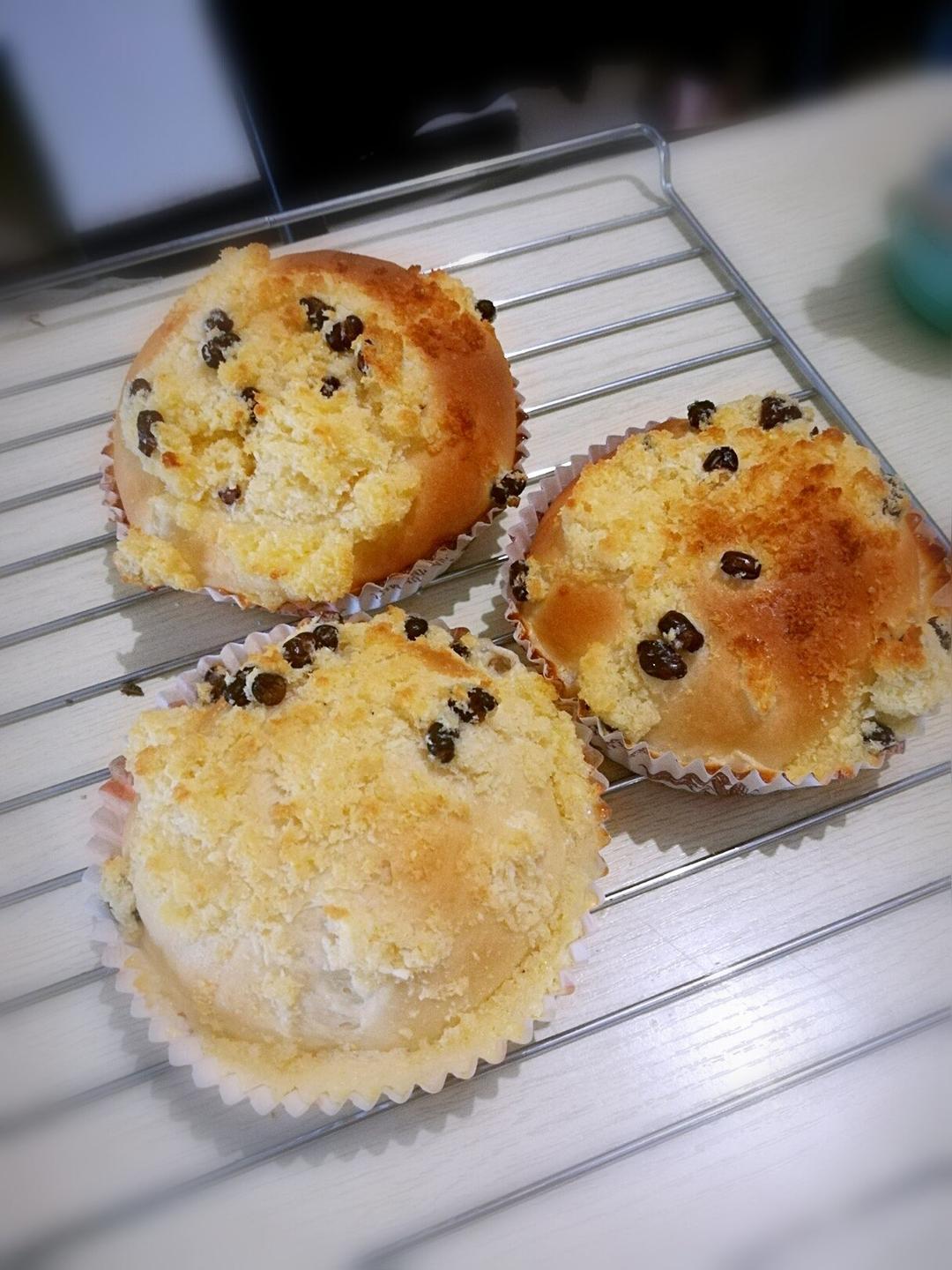 椰蓉蜜豆泡浆面包