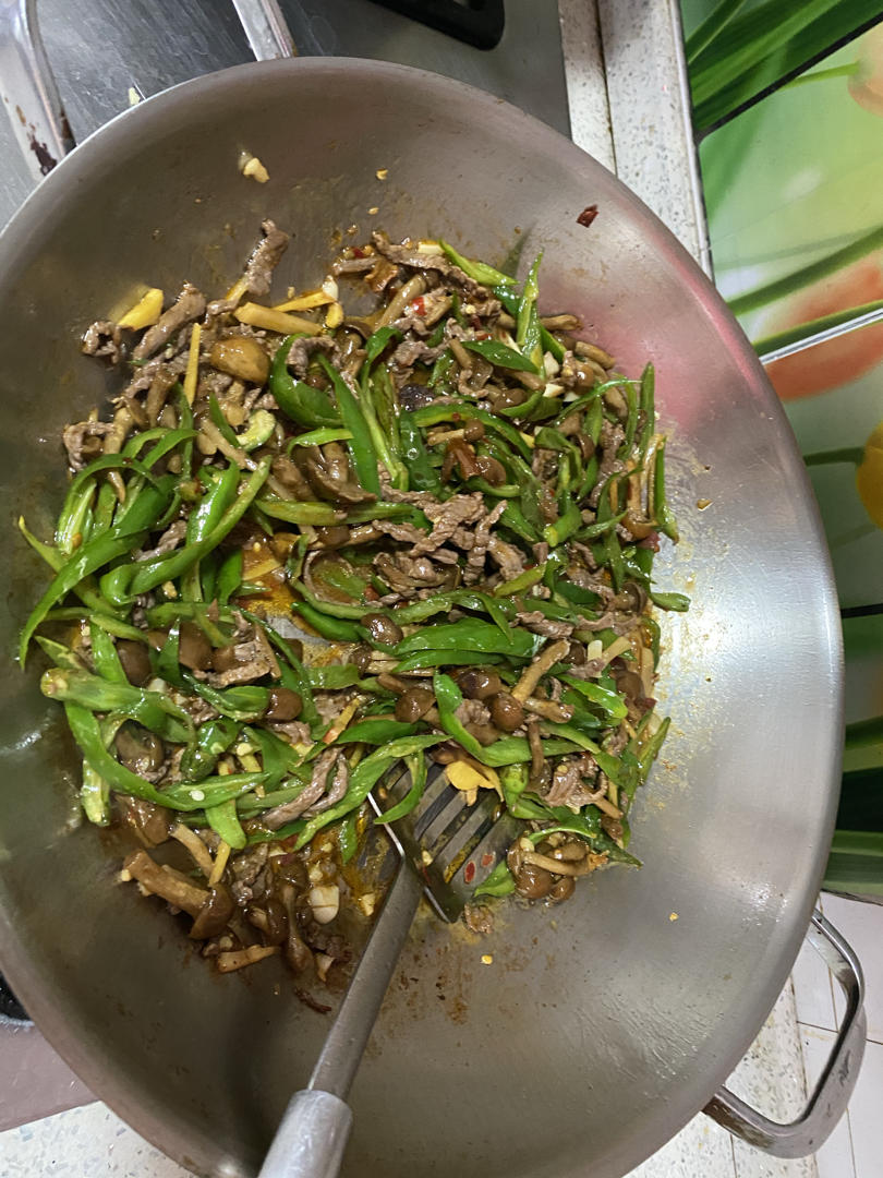 厨师长教你：“青椒牛肉丝”的家常做法，家乡的味道，先收藏了