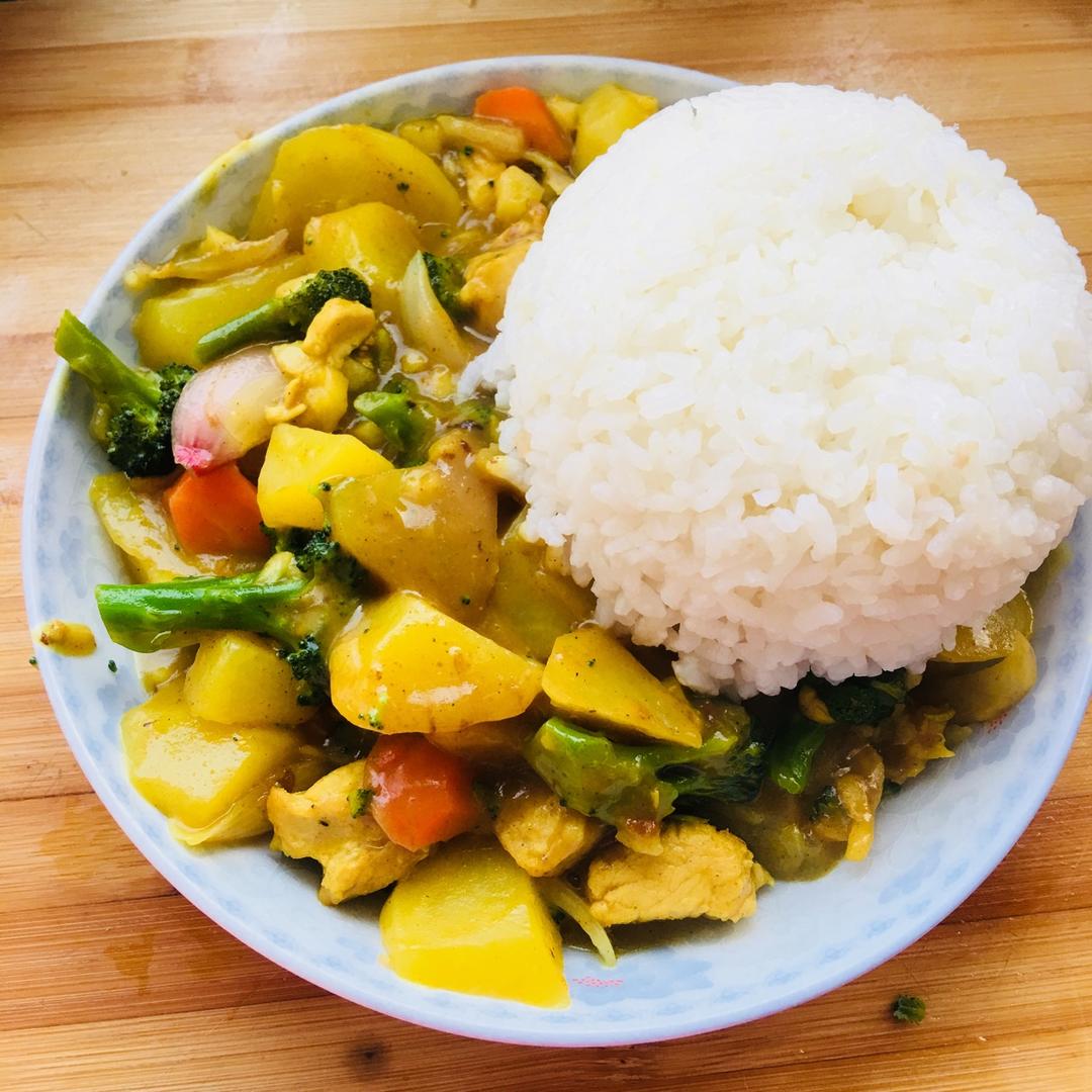 咖喱鸡肉饭