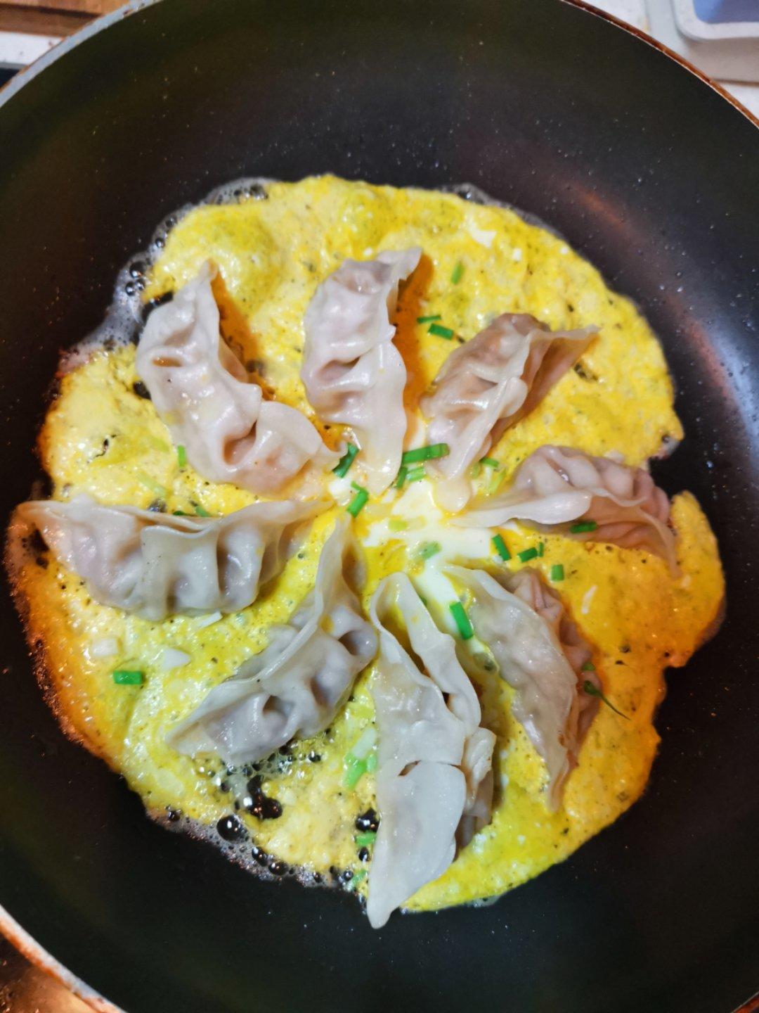 鸡蛋生煎饺子