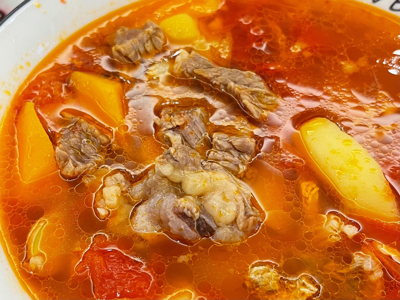 高压锅版·罗宋汤——牛肉🐮、牛排骨番茄🍅土豆🥔胡萝卜汤🥕的做法
