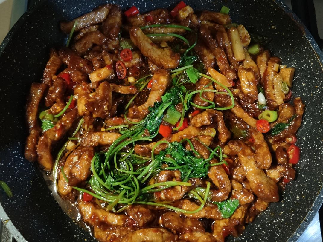 辣炒嫩牛肉！猪肉也可以用此方法炒
