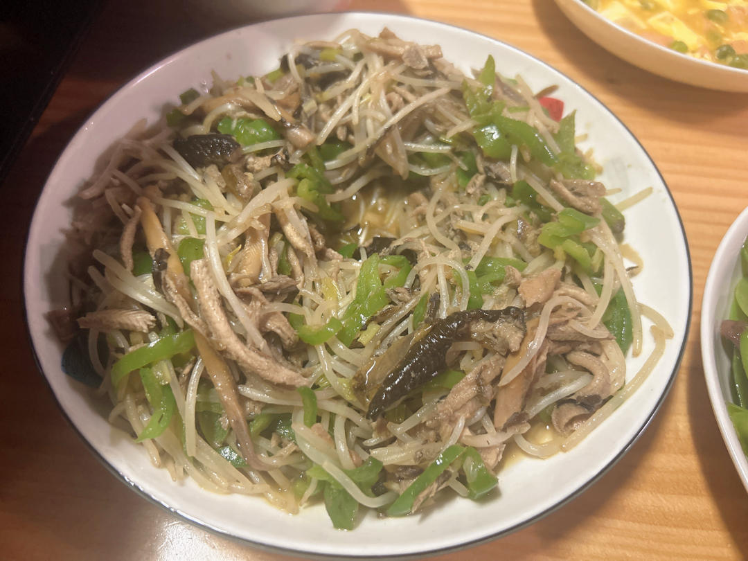 绿豆芽炒鳝丝