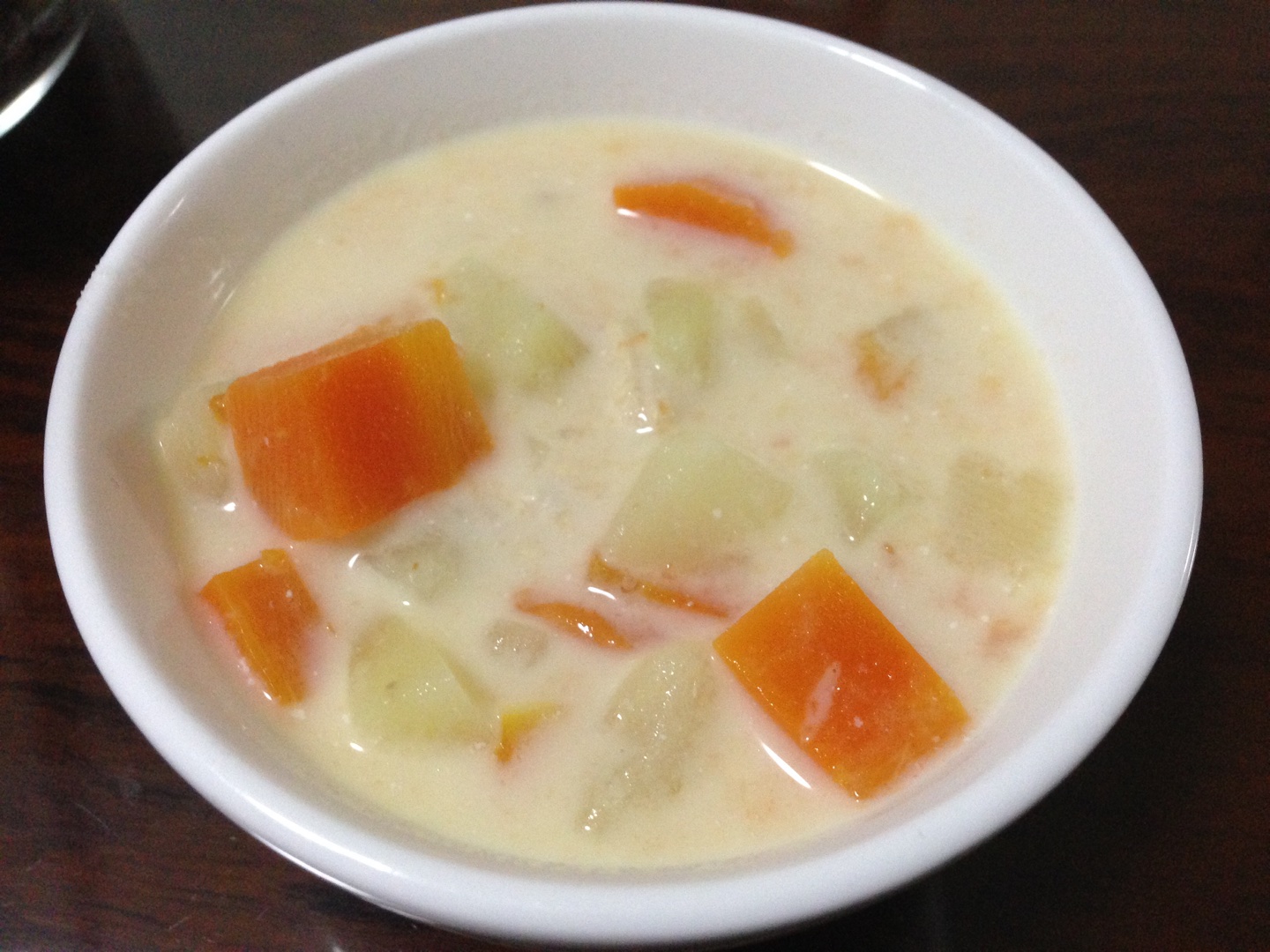 土豆胡萝卜番茄奶油汤的做法