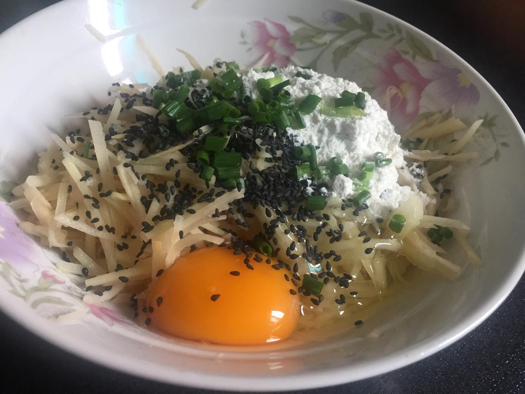鸡蛋土豆饼