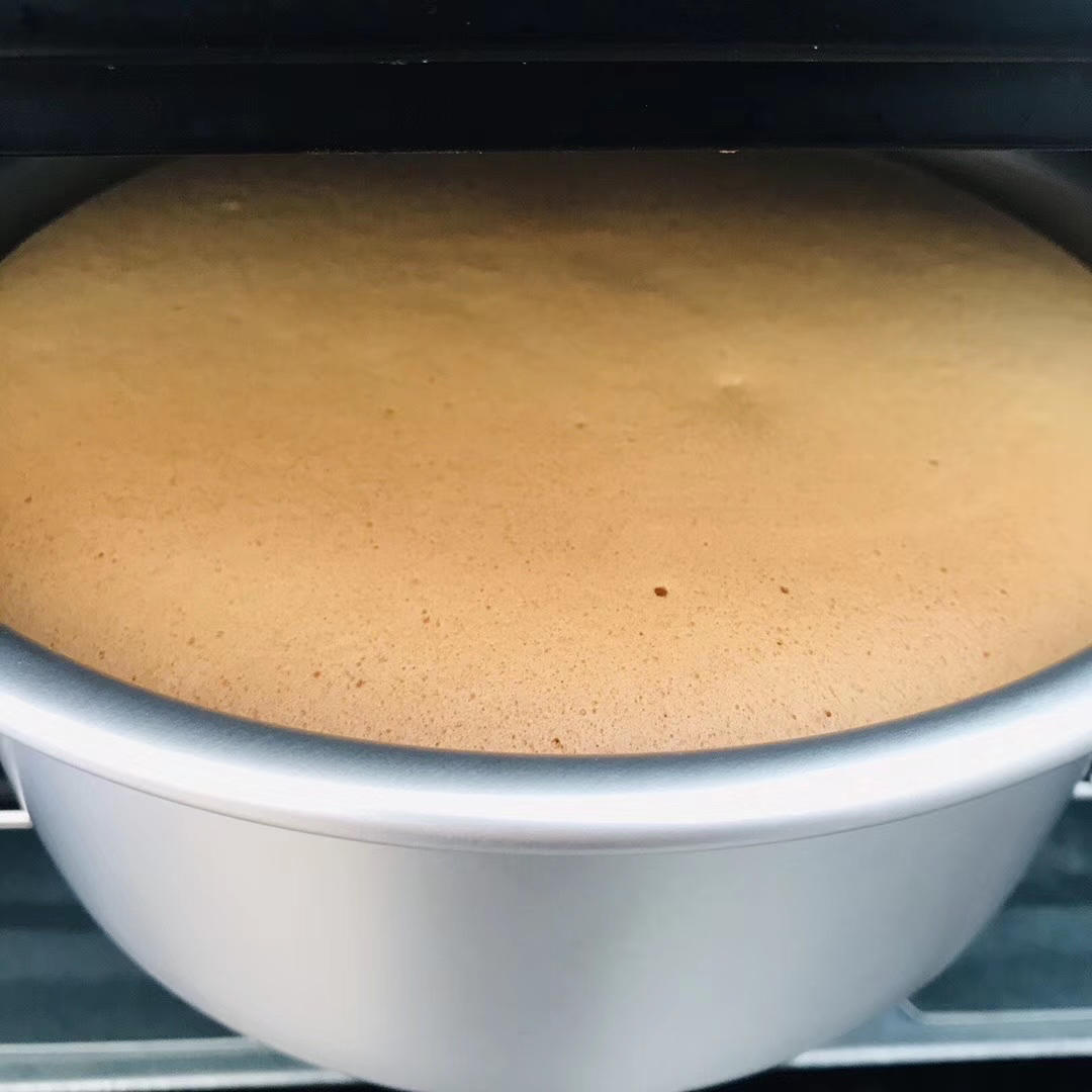 超详细步骤！8寸戚风（适合做蛋糕胚）