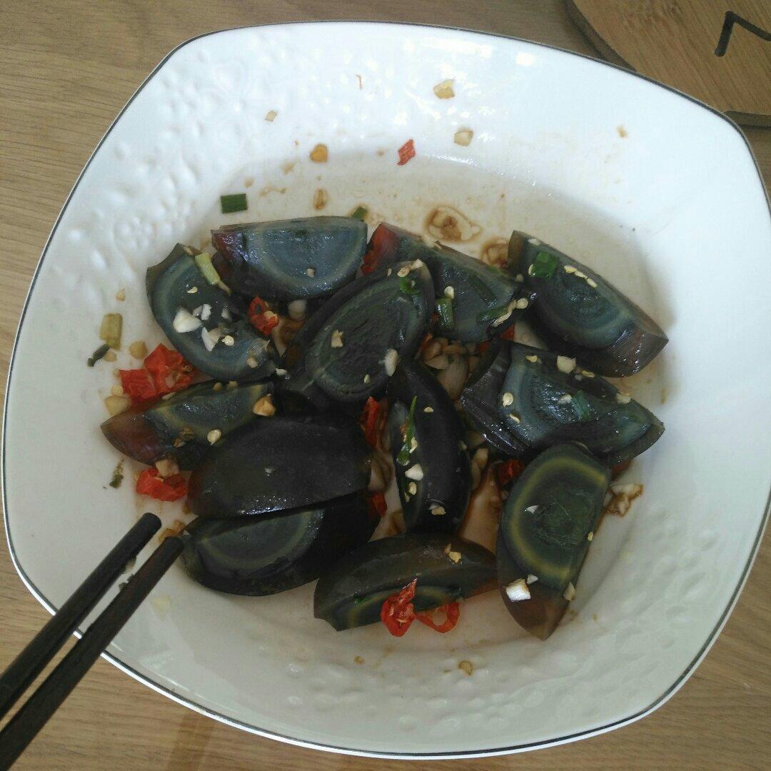 凉拌皮蛋