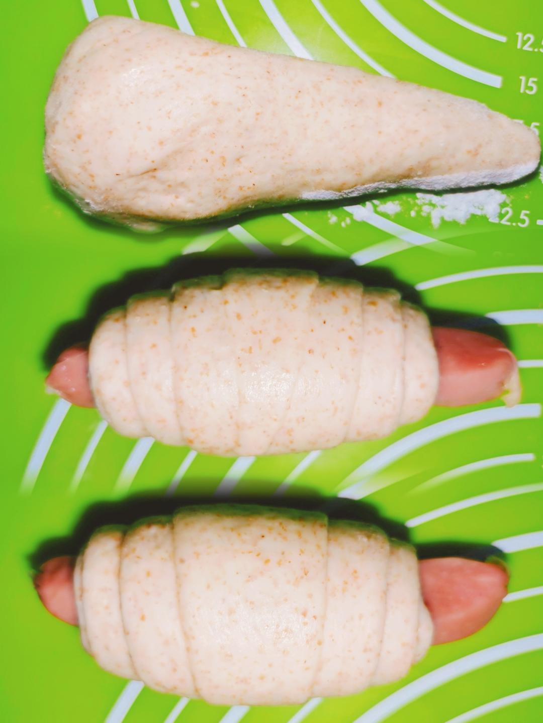 这个全麦香肠卷好吃的有点过分了啊