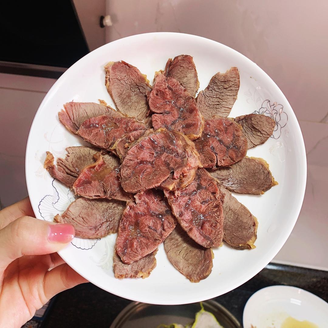 一学就fei 的卤牛腱