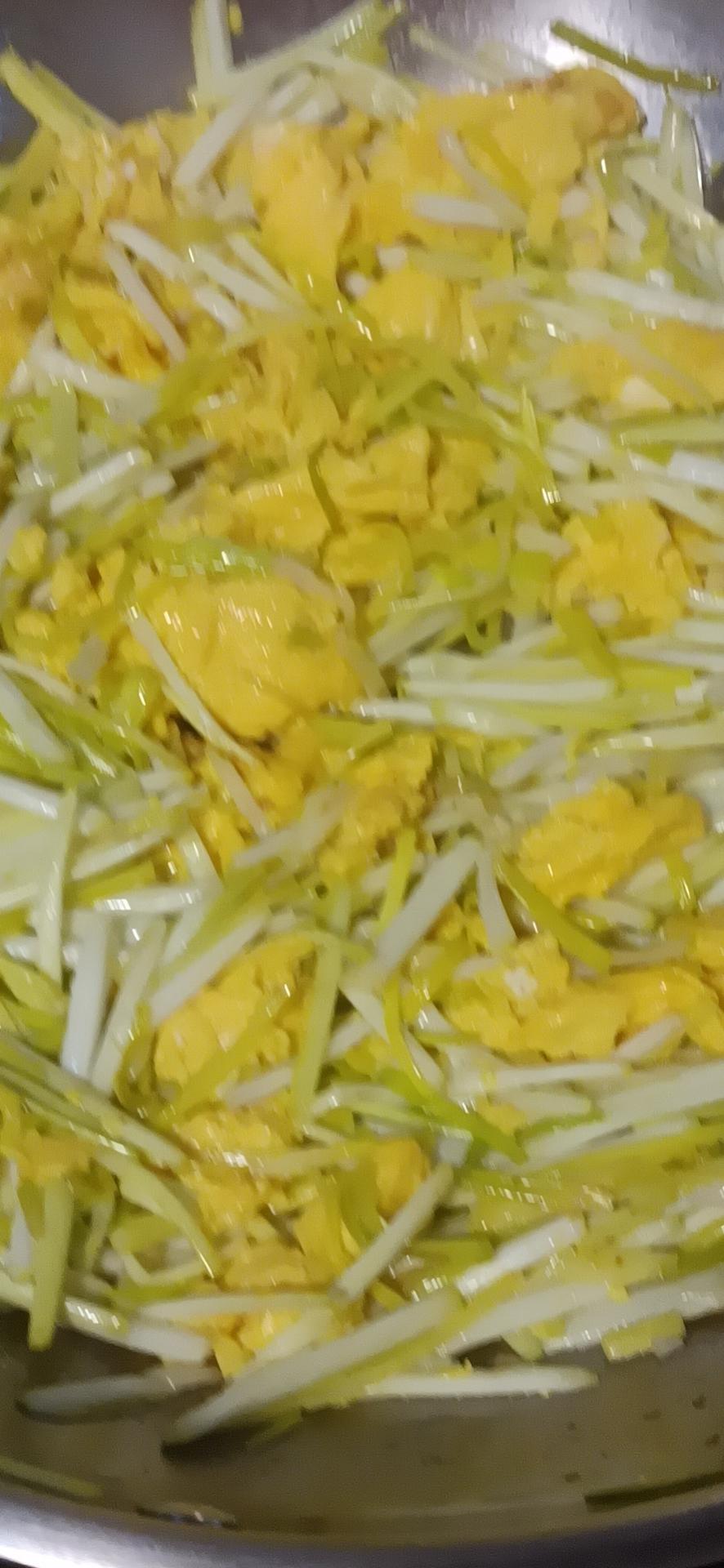 老丁的私房菜－韭黄炒鸡蛋