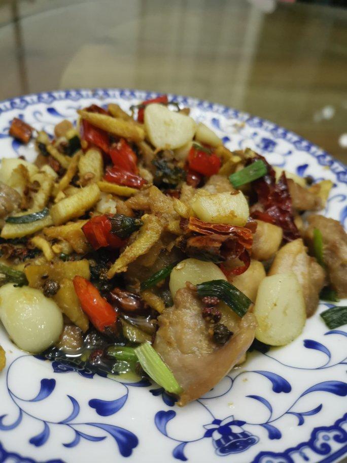 孜然洋葱炒牛肉粒