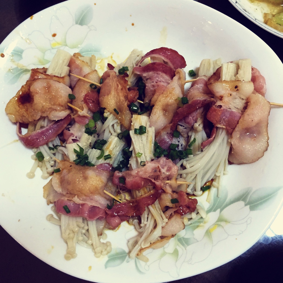 香煎培根金针菇卷
