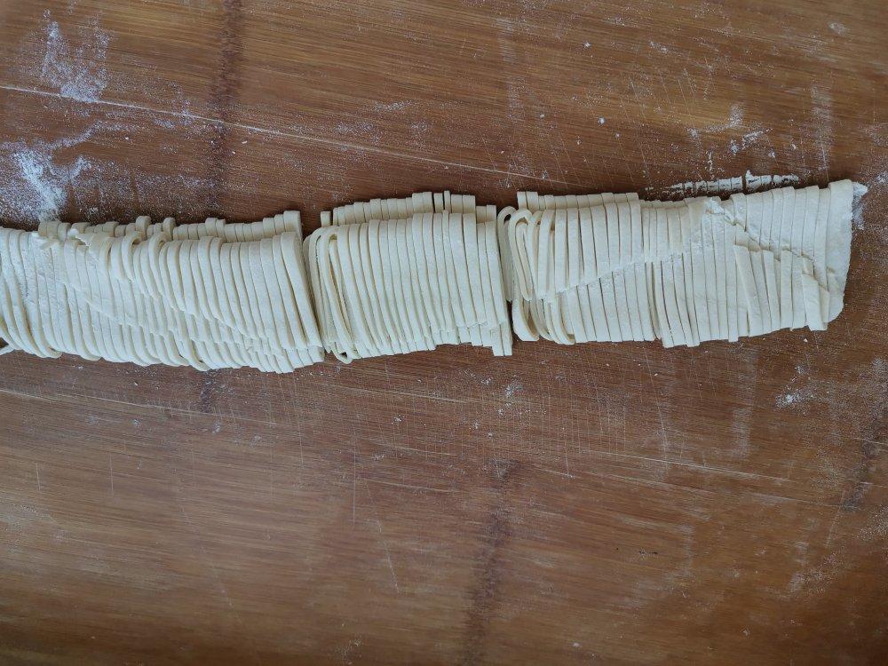 快手纯手工擀面条