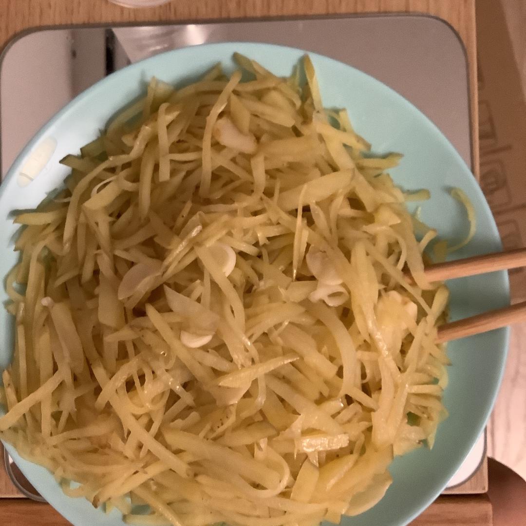 厨师长教你：“炝炒土豆丝”的家常做法，口感爽脆