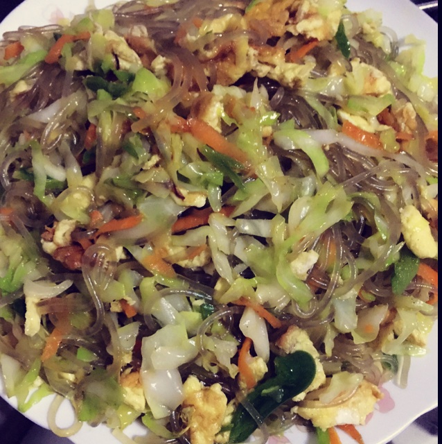 包菜粉丝炒鸡蛋