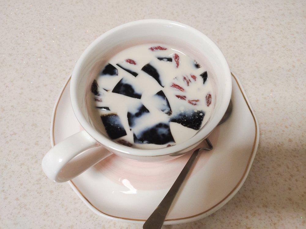 龟苓膏&黑凉粉的做法