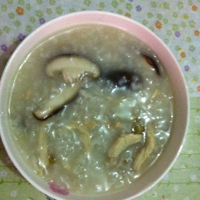 香菇鸡肉粥