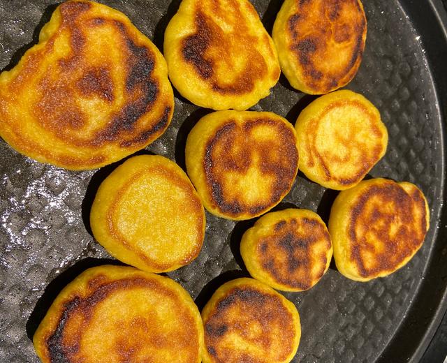 手不沾面脆皮发面玉米饼的做法