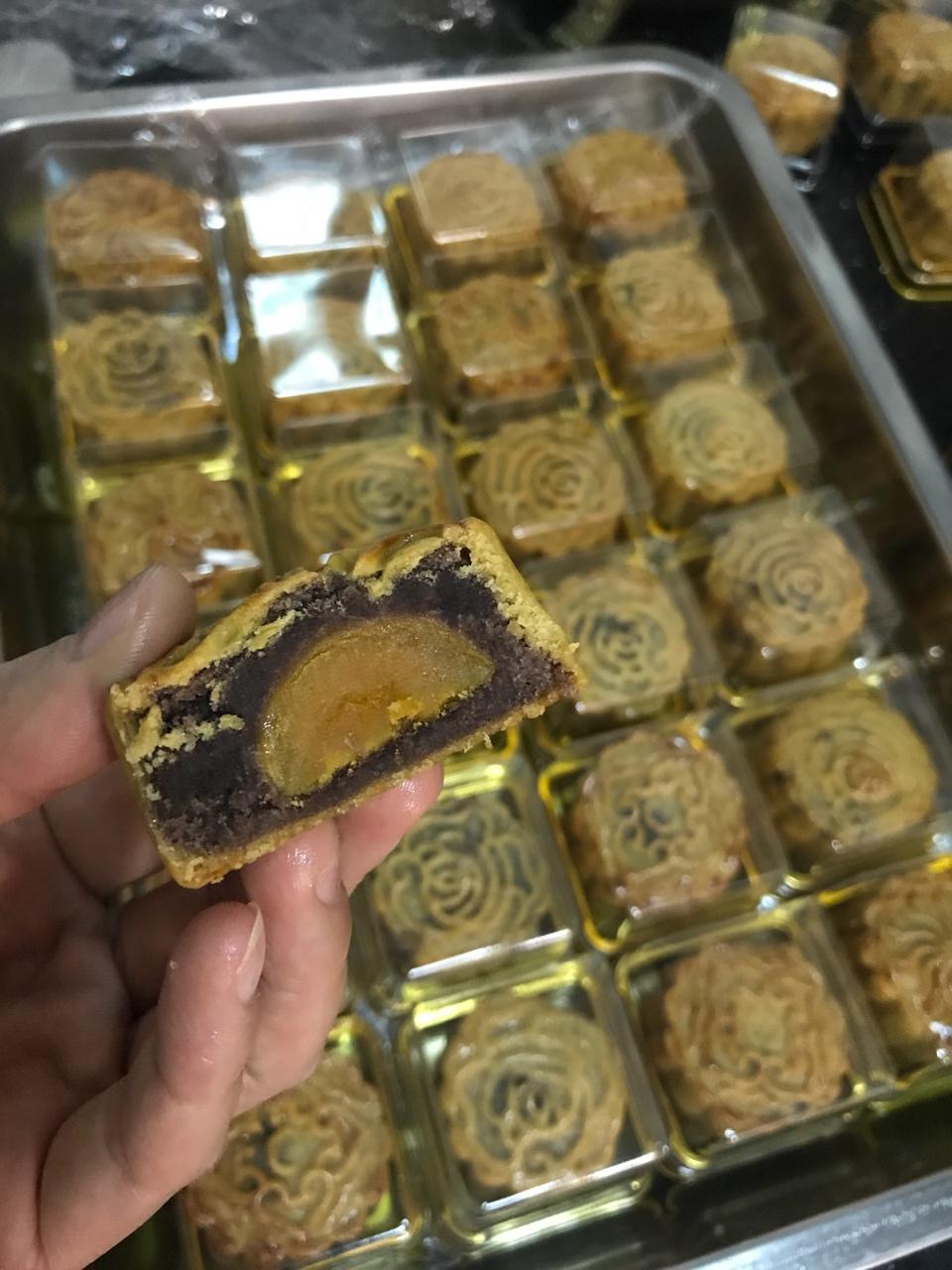 广式月饼——蛋黄莲蓉月饼