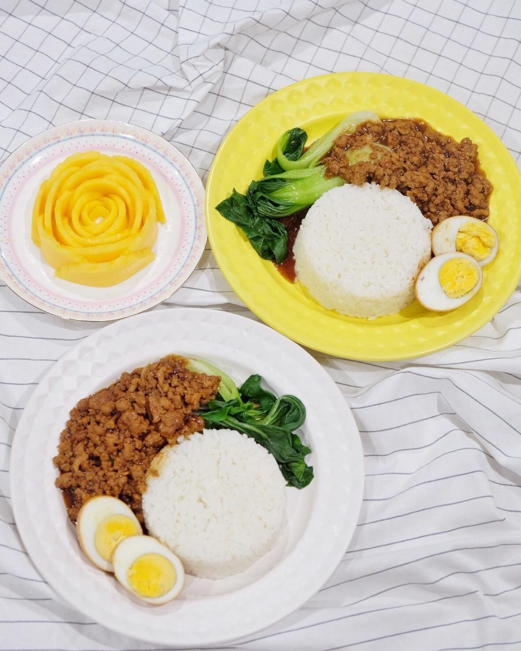 洋葱酥卤肉饭