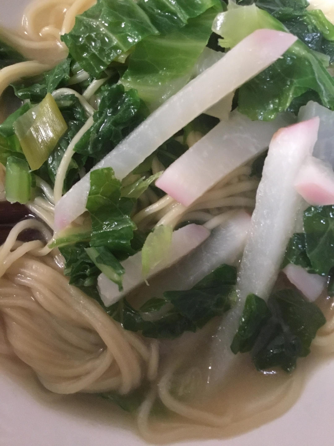 热气腾腾的萝卜白菜面条汤            简单易学😁