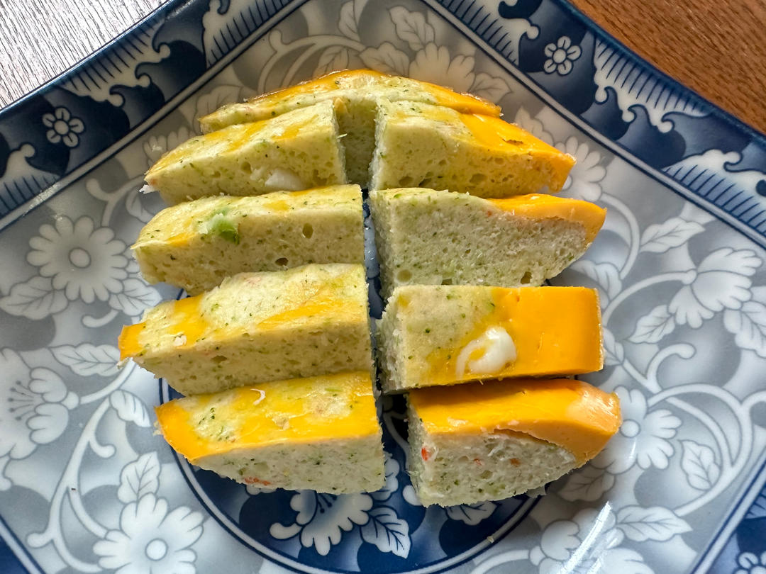 宝宝10个月辅食：妈妈都觉得好吃的虾仁蒸糕