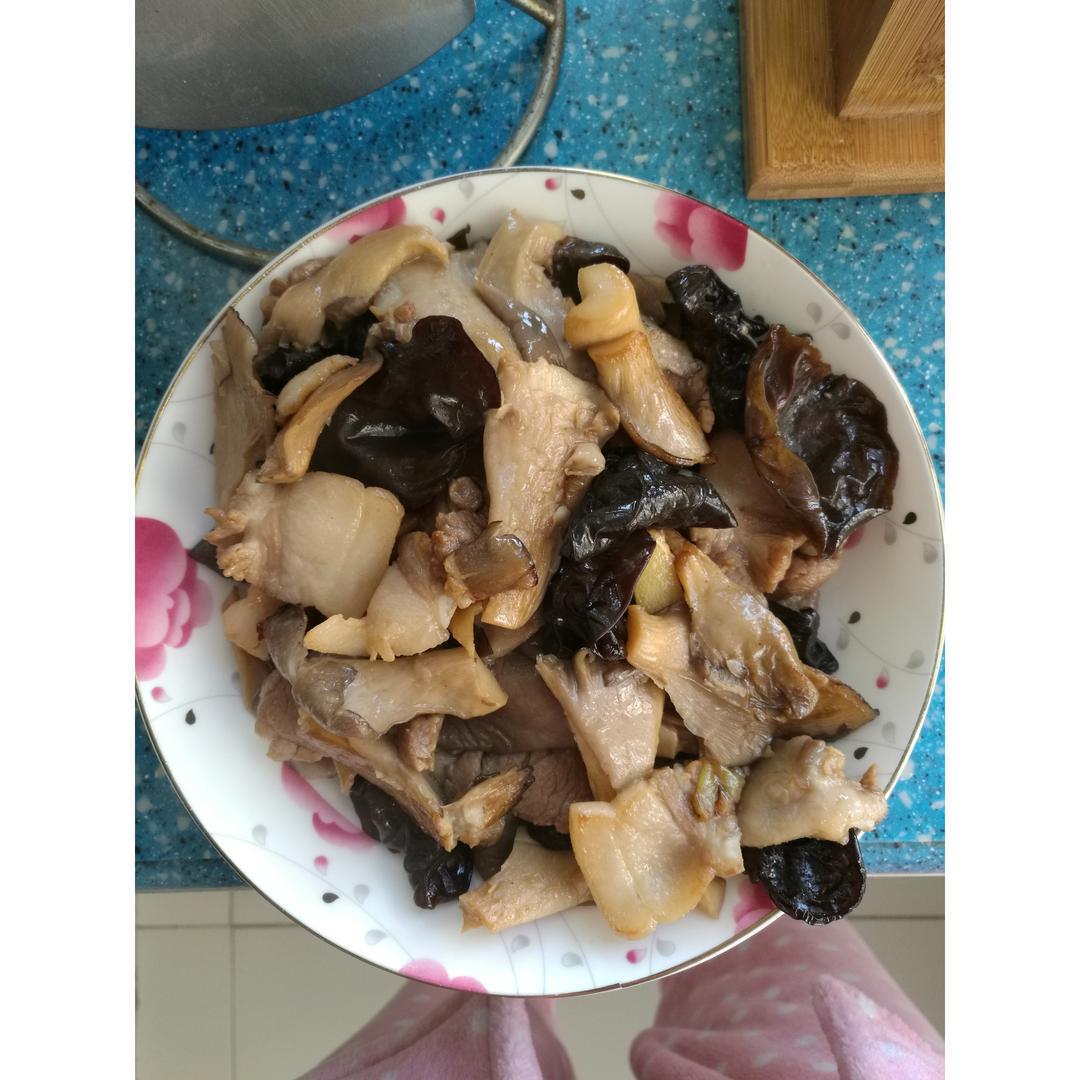 蘑菇炒肉