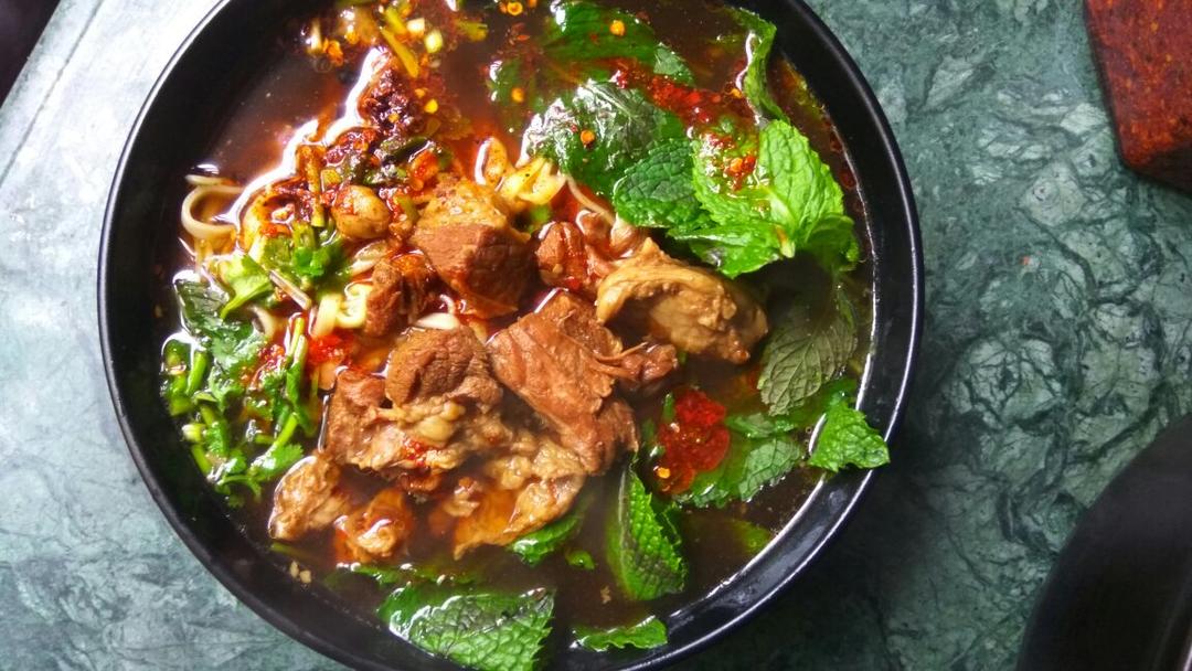 大酥牛肉面：昆明+台湾牛肉面的创意做法