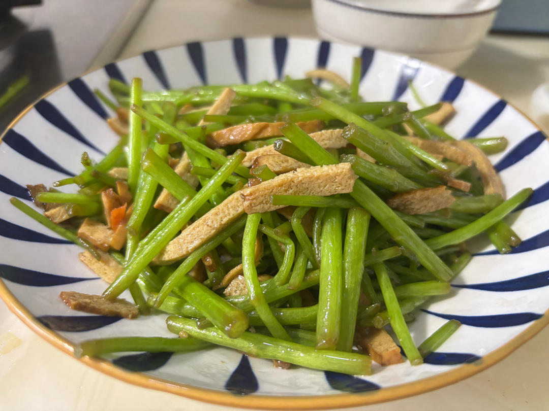 芦蒿炒香干（干丝）‼️5分钟快手菜