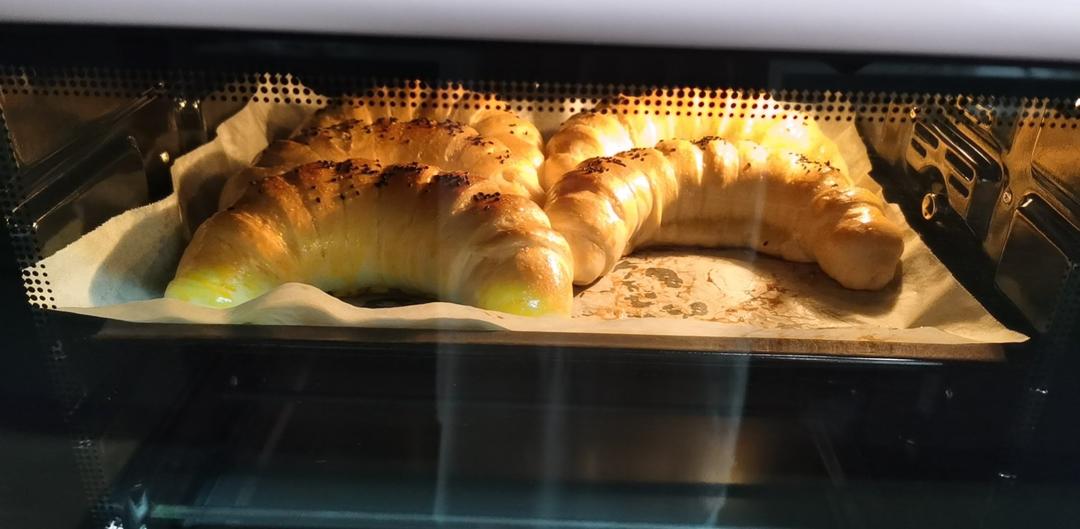 毛毛虫牛奶面包