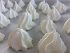 蛋白糖霜小甜饼 Meringue Kiss Cookies的做法 步骤5