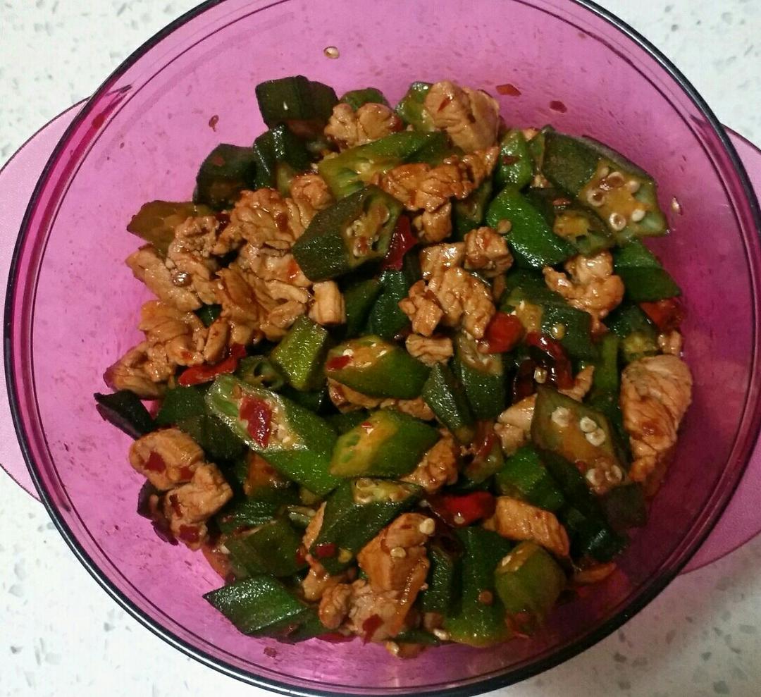 超级下饭的秋葵小炒肉