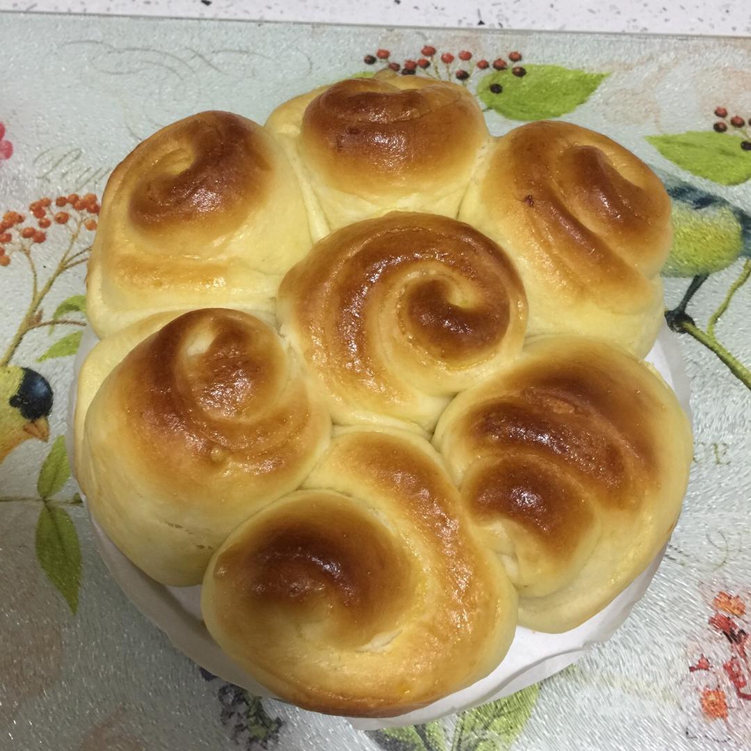 椰蓉花环面包
