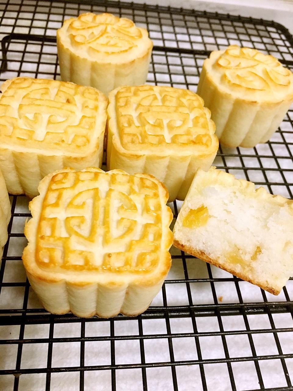 曲奇椰蓉蔓越莓月饼，外酥内软好调戏，比广式月饼好吃N+1倍