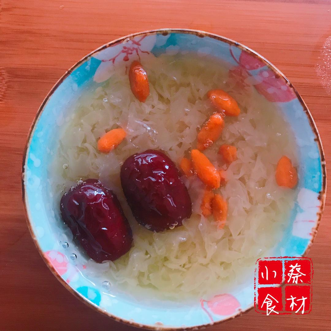红枣银耳羹