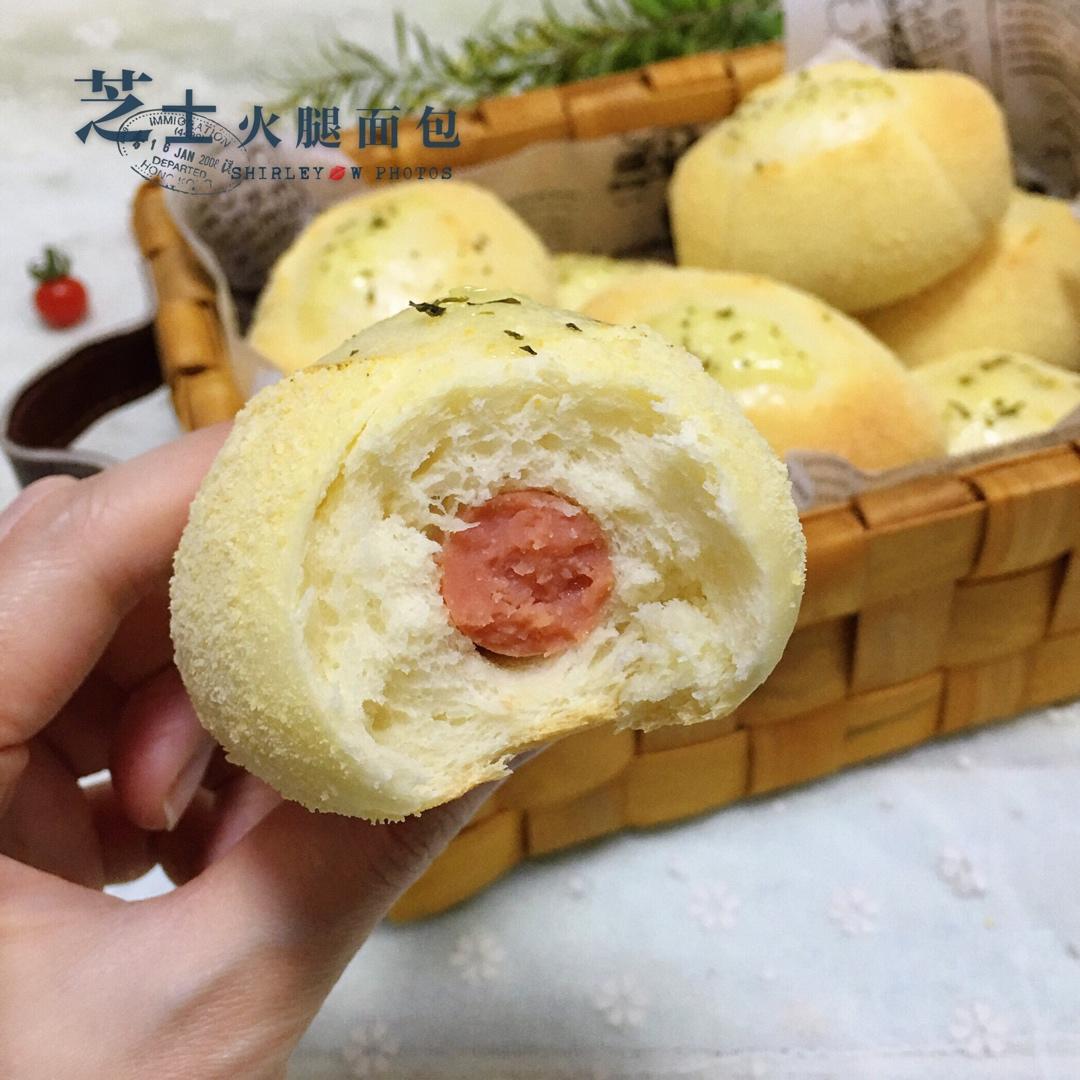 可爱哒小胖砸‼️葱香芝士火腿面包🥯