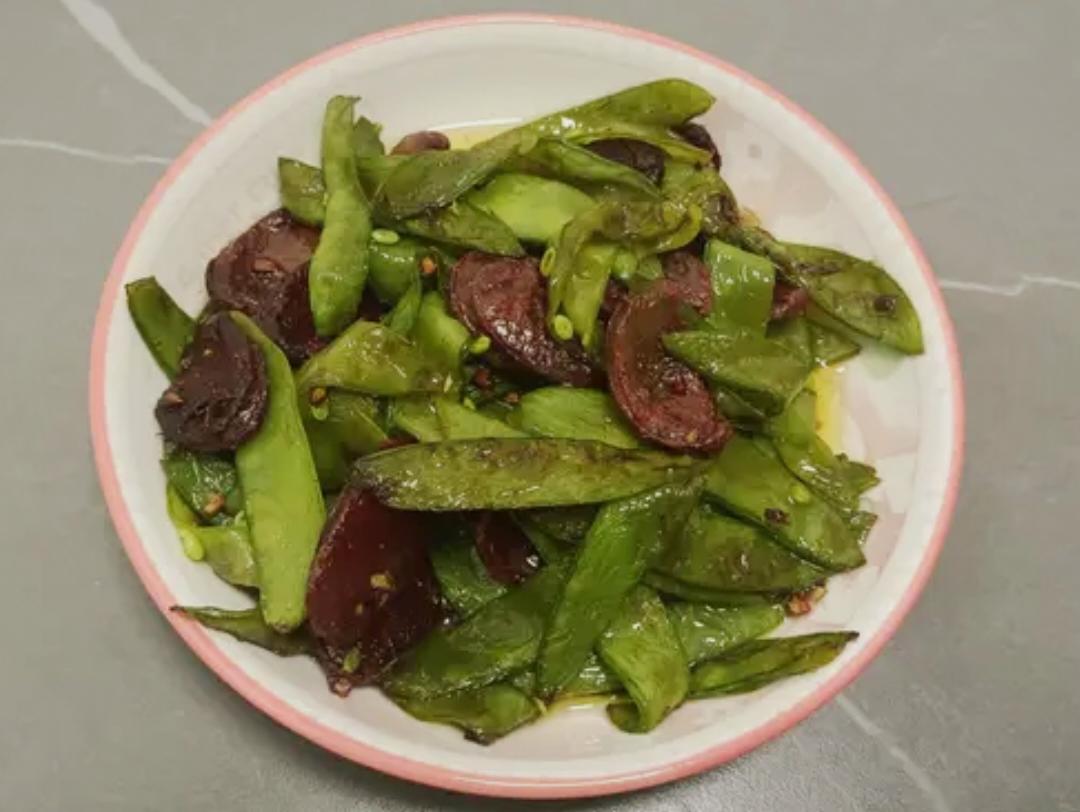超简单的荷兰豆炒腊肠