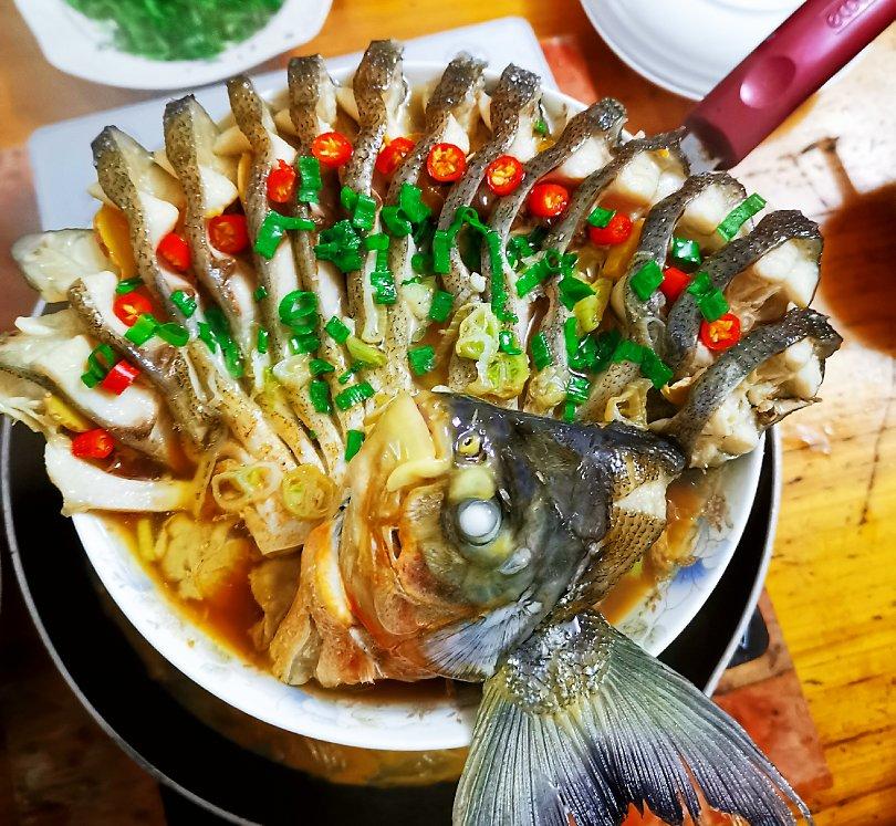 孔雀开屏清蒸鱼