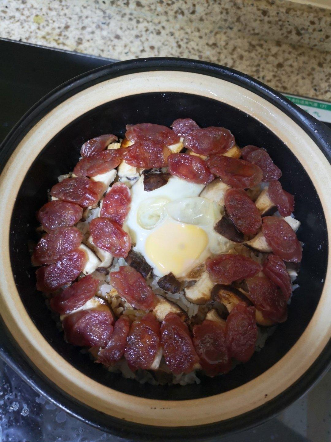 广式腊味煲仔饭