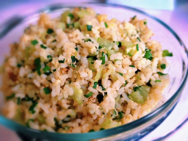 简单的黄瓜蛋炒饭