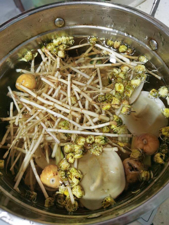 pp猪猪做的海底椰茅根雪梨菊花膏
